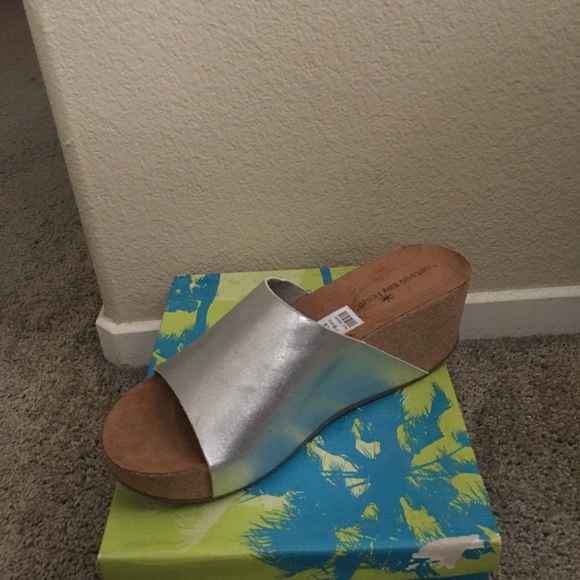 ♦️NIB♦️Montecito Bay Platform Sandals. - Picture 3 of 4